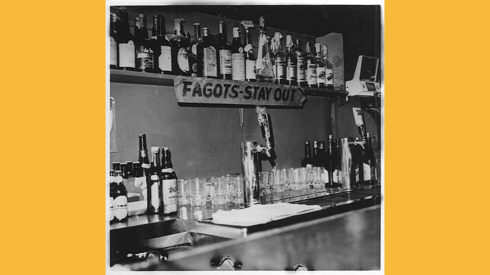 Уведомление о том, что геи не обслуживаются в баре Barney’s Beanery, 1969