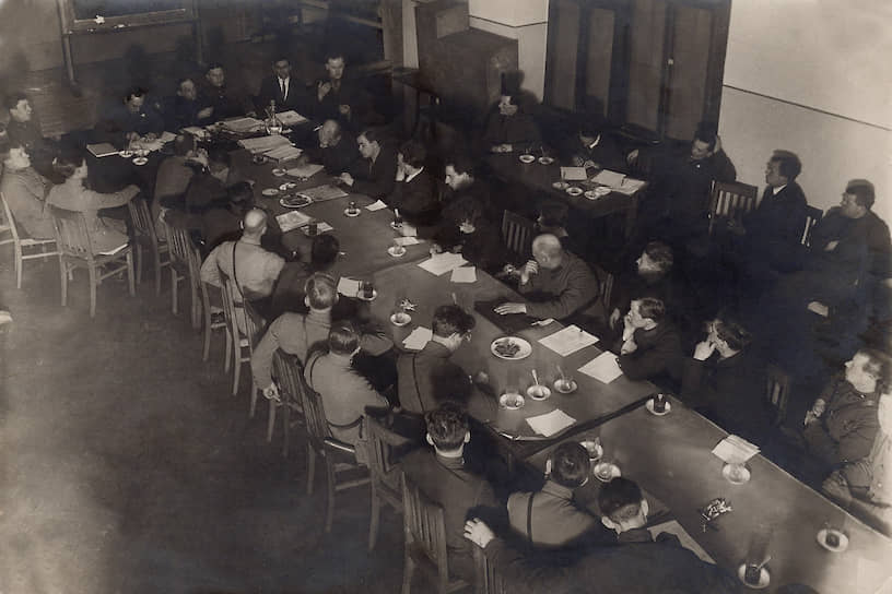 Собрание сотрудников ЦИТа, 1929