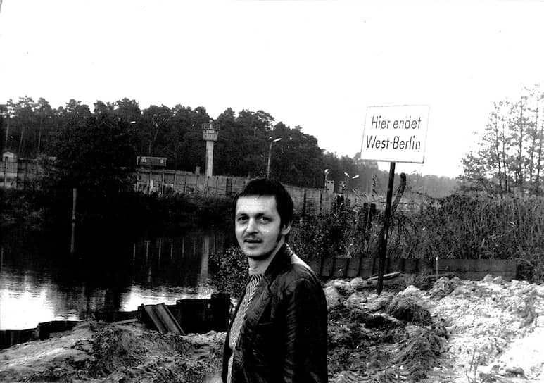 Хартмут Рихтер на берегу канала Тельтов, на месте своего побега в 1966 году. Фото 1980 года