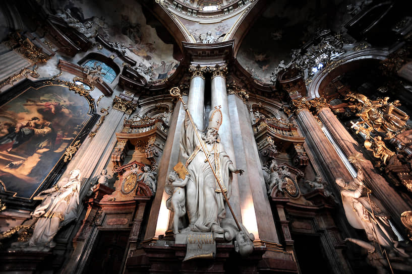 Игнац Франтишек Платцер. Статуя Кирилла Александрийского, попирающего ереси, около 1760. Церковь Святого Николая, Прага