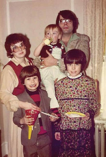 Стивен Кинг с семьей, 1979 