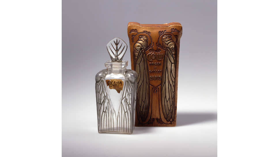 Рене Лалик. Флакон для духов Roger &amp; Gallet Cigalia, 1924. Коллекция Музея Lalique в Эльзасе 