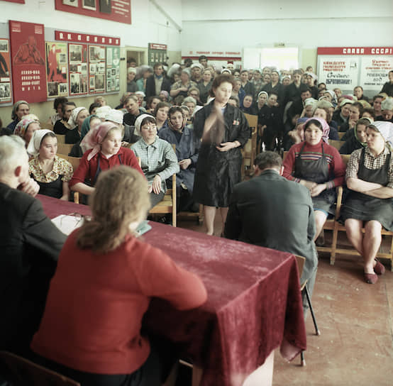 Заседание товарищеского суда на Горьковском автомобильном заводе, 1973