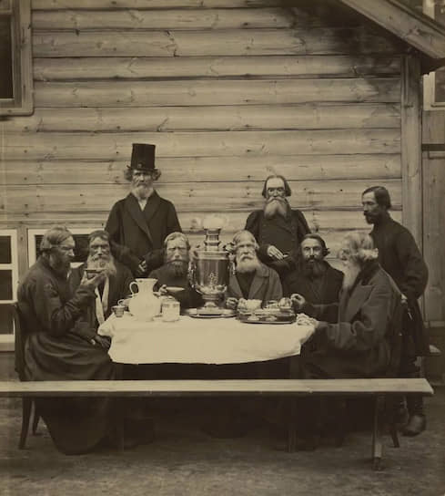 «Чаепитие в XIX веке». Фотограф Жан Ксавье Рауль, конец 1870-х