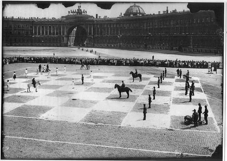 Дворцовая площадь, Ленинград, 20 июля 1924 