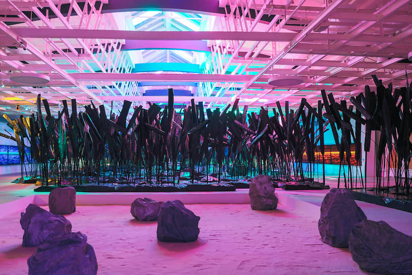 Группа Recycle. «Сад расходящихся камней», 2020. Выставка «New Nature», Манеж, Санкт-Петербург