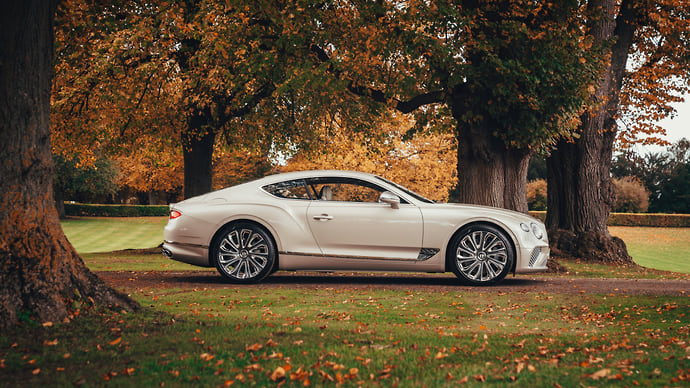 Bentley Continental GT by Mulliner и Chevrolet Tahoe