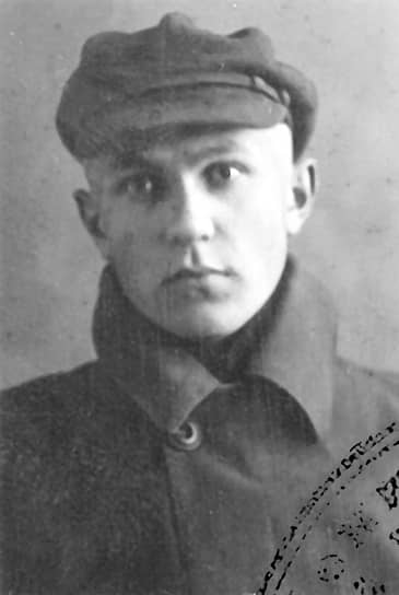 Фотография из студенческого билета Варлама Шаламова, 1926