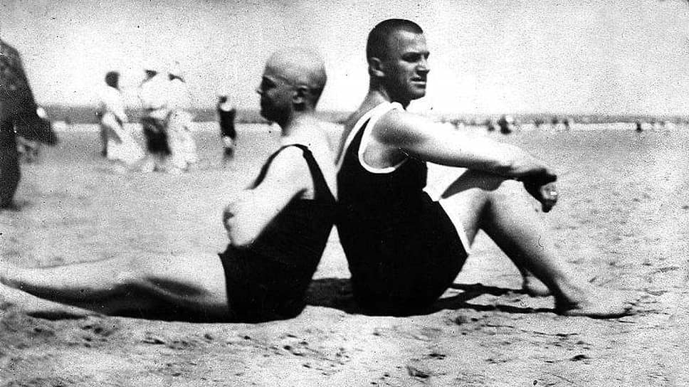 Виктор Шкловский и Владимир Маяковский. Германия, 1923
