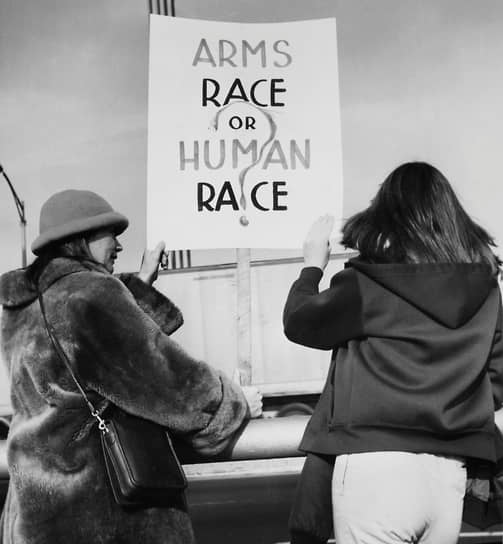 Демонстрация против гонки вооружений. Нью-Йорк, США, 10 декабря 1983