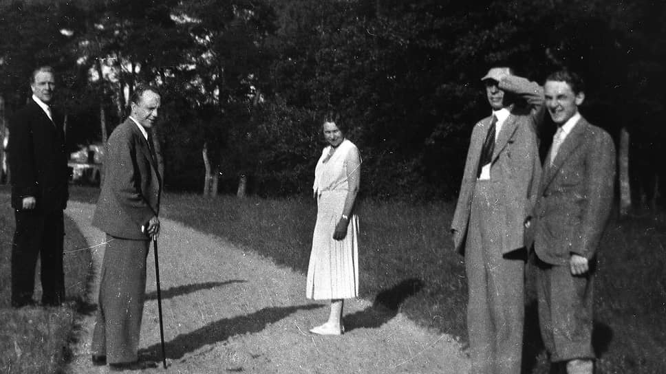 Слева направо: Федор Шаляпин, Михаил Чехов, Наталья Рахманинова, Сергей Рахманинов, Федор Шаляпин-младший, 1931