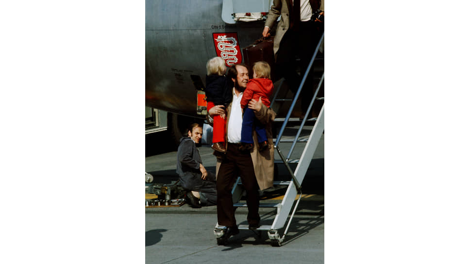 Александр Солженицын встречает сыновей в Цюрихе, март 1974