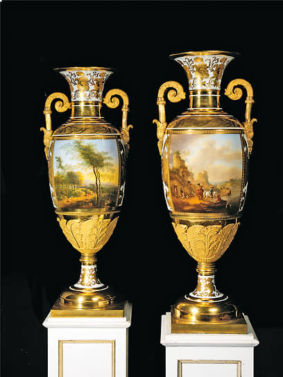Пара дворцовых ваз периода Николая I, Императорский фарфоровый завод вместо, 1844