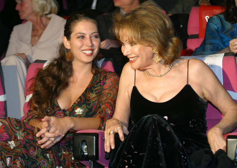 Клаудия Кардинале с дочерью Клаудией на открытии Международного кинофестиваля в Марракеше, 2004 год