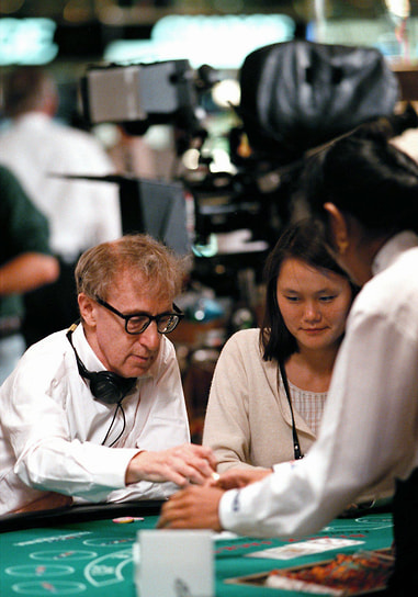 В 1980-х годах режиссер ушел от комедийного жанра, начав снимать картины, полные философских размышлений. Среди работ тех лет — фильмы «Воспоминания &quot;О звездной пыли&quot;» (1980), «Ханна и ее сестры» (1986), за которую режиссер получил три премии «Оскар», «Преступления и проступки» (1989), «Сентябрь» (1987). В этот период в работах режиссера чувствуется сильное влияние русской классической литературы