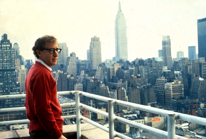 «Я часто мечтаю о том, чтобы взять отпуск на целый год. Но меня всегда начинают мучить угрызения совести, поскольку вокруг стоят желающие дать мне денег на очередной фильм, и в результате я прихожу к выводу, что, пока дают, надо брать»