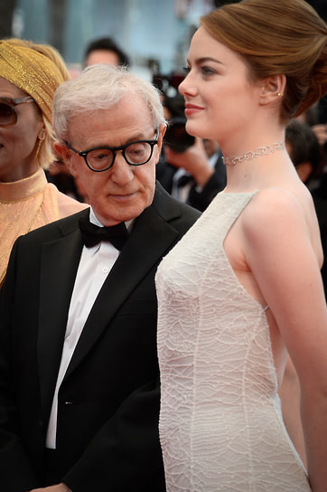 «Я не хочу достичь бессмертия с помощью своей работы, я просто не буду умирать»
&lt;br>На фото: Вуди Аллен и актриса Эмма Стоун на Каннском кинофестивале, 2015 год