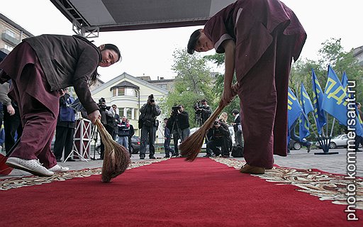 «Мести не перемести» — Подготовка к открытию XXI съезда ЛДПР. Москва, 2008 год