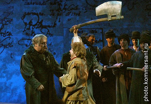 Самой знаменитой чертой всех спектаклей Роберта Стуруа стала их философская карнавальность («Мазепа»)