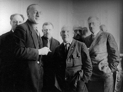 Советская юстиция, возглавляемая Николаем Крыленко (в центре) и Андреем Вышинским (справа), сыграла решающую роль в теоретическом обосновании «большого террора»