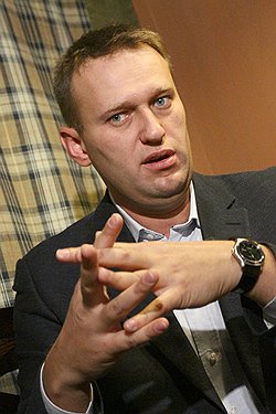 Алексея Навального бьют, а он крепчает 