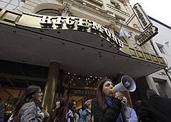 Буэнос-айресские активисты добиваются, чтобы в кафе Richmond никогда не ступала нога человека, обутая в Nike  