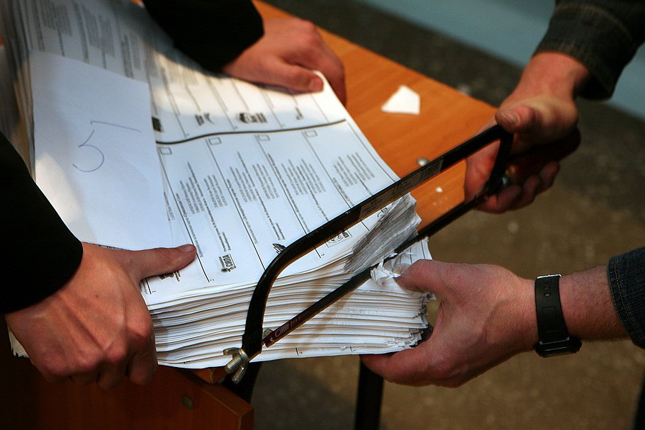 Испорченные и утраченные бюллетени во время предыдущих выборов в Госдуму оказались каплей в море на фоне миллионов, проголосовавших за 