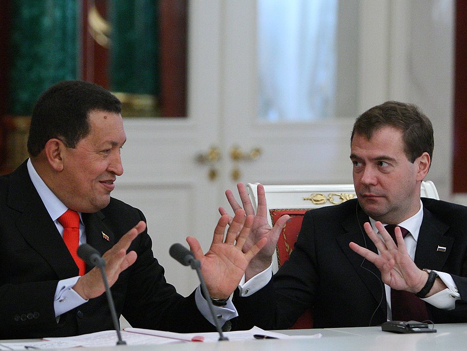Вот и ладушки. Президент России Дмитрий Медведев с президентом Венесуэлы Уго Чавесом. Москва, 2010 год