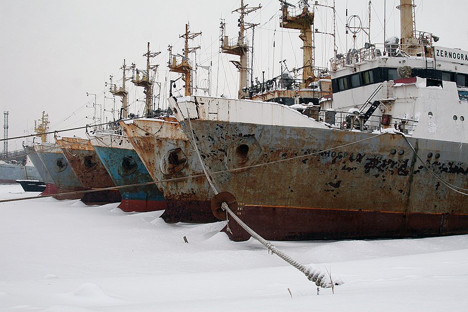 Порт Архангельска — самый дорогой в эксплуатации в Северо-Западном регионе, при этом город не может принять ни одного туристического лайнера, а внутреннее сообщение обеспечивает одна ржавая баржа 