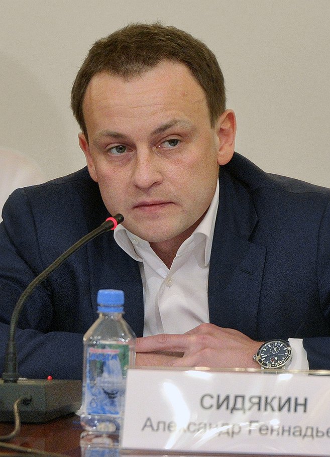 Автор скандальных поправок в закон о митингах Александр Сидякин переключил свое внимание на некоммерческие организации 