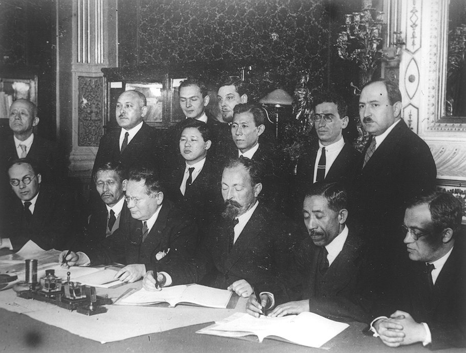 Только после подписания Железным Феликсом концессионного соглашения японские власти твердо пообещали, что их войска покинут советскую территорию 