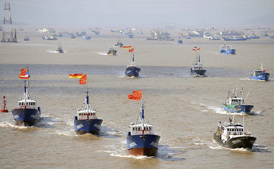 На защиту пяти скал в Восточно-Китайском море Пекин отправил рыболовецкую флотилию 
