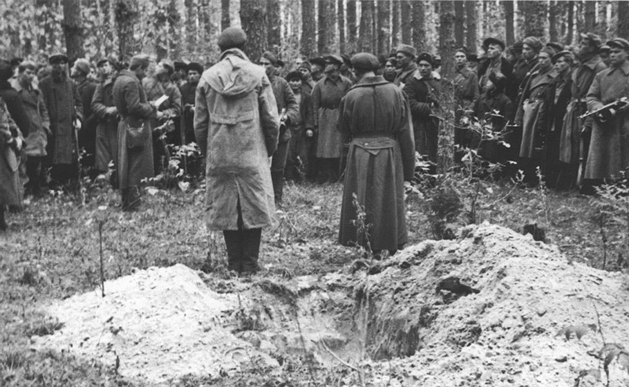 Членам созданного без приказания свыше минского подполья оставили выбор: быть повешенными гитлеровцами или расстрелянными партизанами 