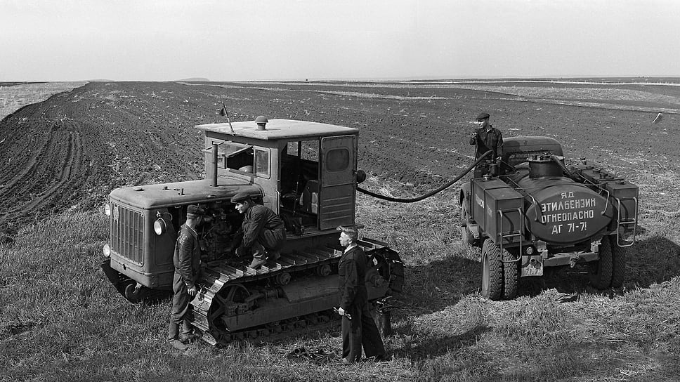 По данным МВД СССР, в каждом втором колхозе каждый трактор заправлялся ворованным горючим