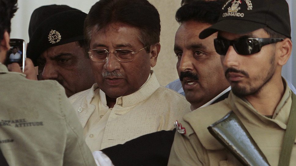 У Первеза Мушаррафа, возможно, остались могущественные покровители из числа бывших сослуживцев