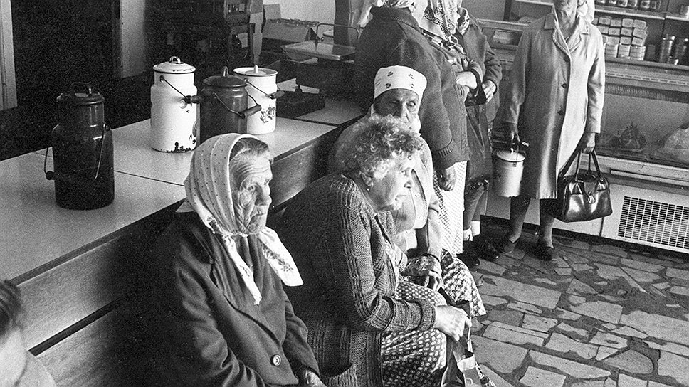 "С прилавков исчез минимальный ассортимент"