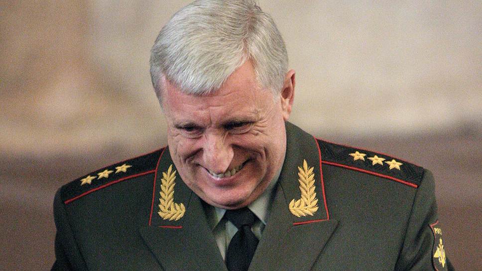 12 июня 2006 года указом президента Александру Постникову было присвоено воинское звание генерал-полковника