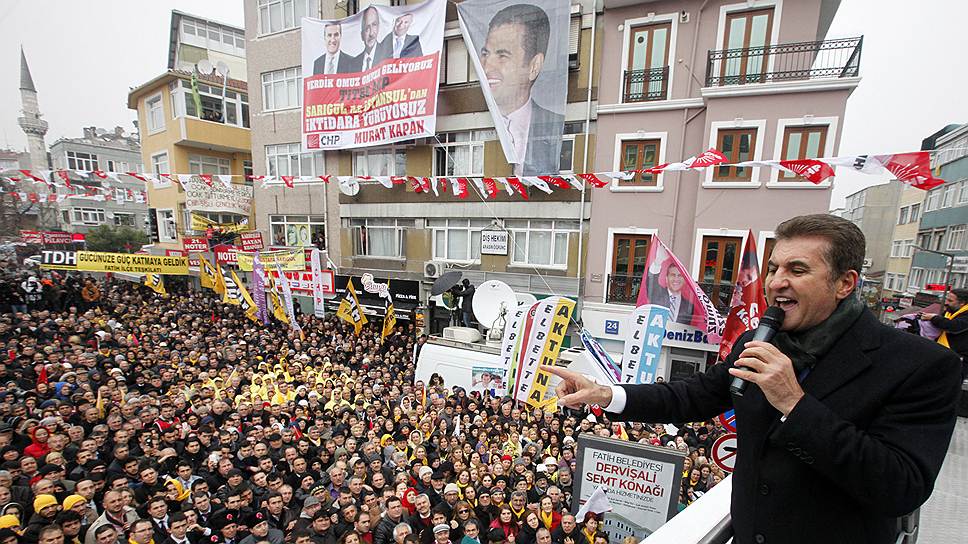 Даже ближайшее окружение Мустафы Сарыгюля, главного оппозиционного кандидата в мэры Стамбула, считает, что минимальное отставание от лидера станет для него максимальным результатом 
