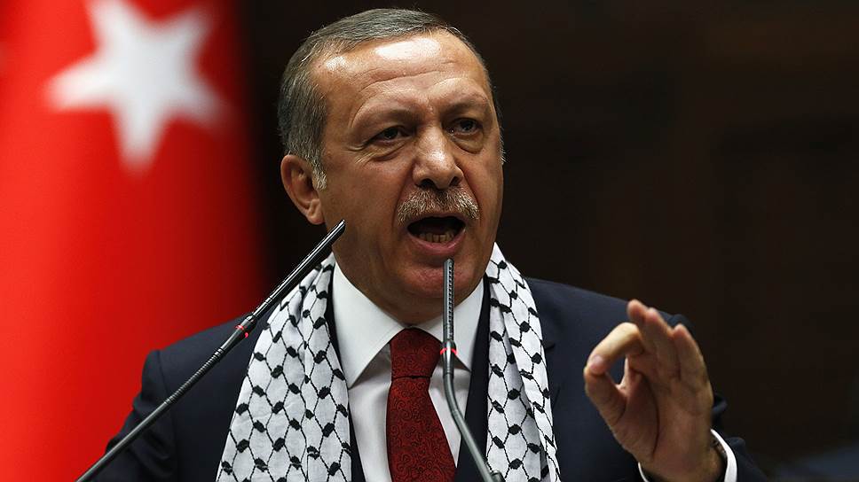 Премьер-министр Реджеп Тайип Эрдоган устраняет все препятствия на своем пути к президентскому креслу
