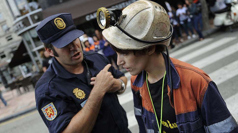 В Испании (на фото — участник забастовки шахтеров) с начала экономического кризиса в семь раз увеличилось число работников, готовых смириться с заморозкой зарплаты 
