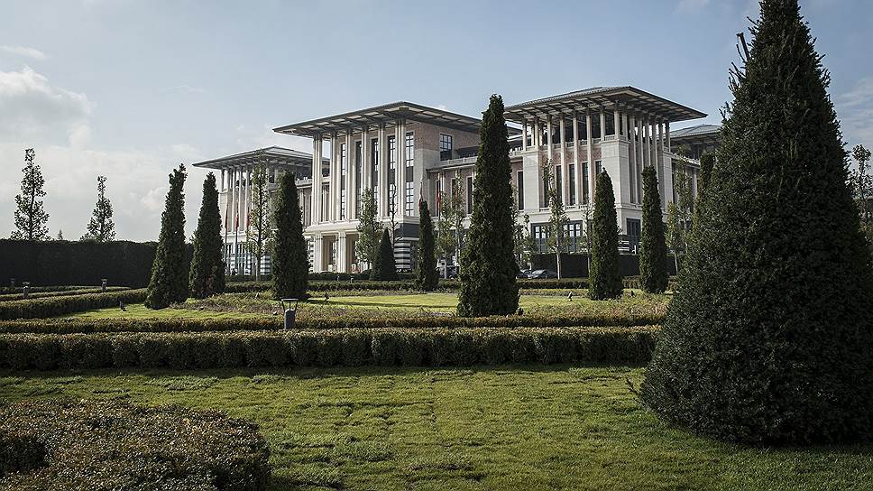 Стоимость нового президентского дворца впечатлила турок сильнее, чем его размеры 
