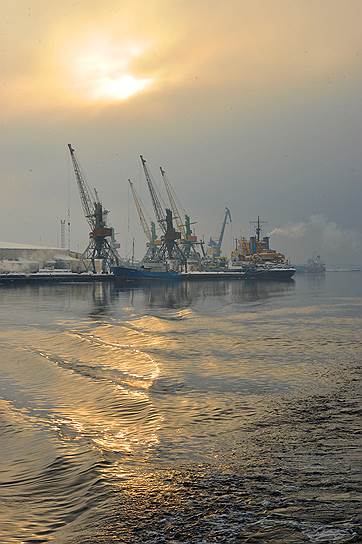 Через Мурманский порт проходит Северный морской путь, который в контексте российского разворота на восток приобретает особое значение 
