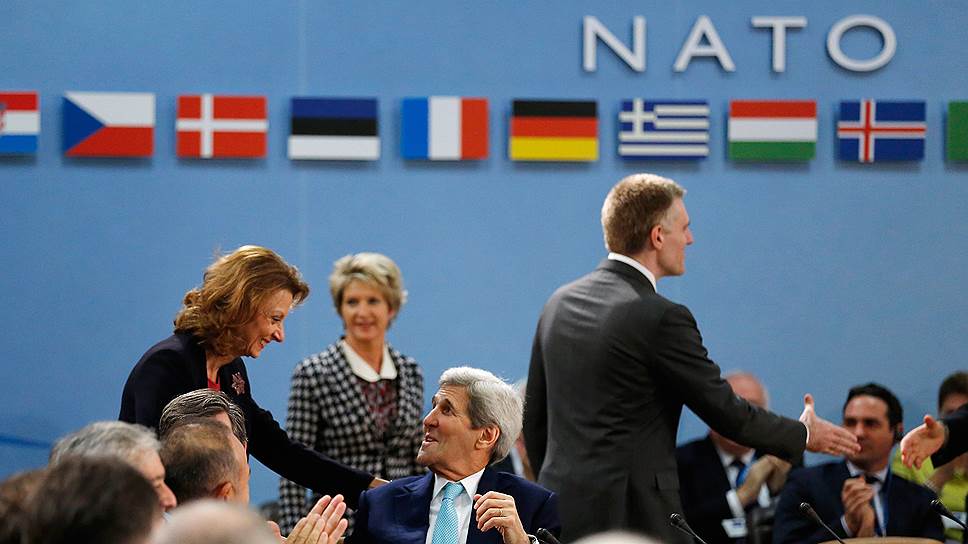 НАТО приглашает черногорцев