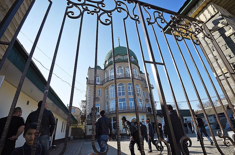 Местные власти считают, что в мечети на улице Котрова обосновался оплот радикального салафизма 
