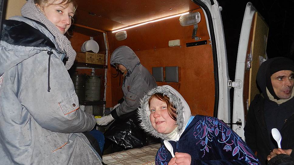 Почему в России появляется все больше НКО, занимающихся помощью бездомным
