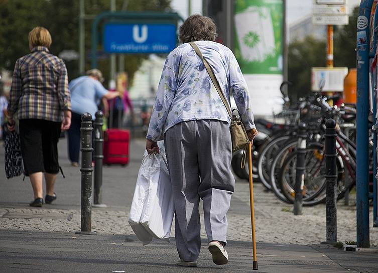 Согласно докладам и прогнозам международных институтов и ВОЗ, число страдающих старческими когнитивными расстройствами и бюджет на уход за ними в ближайшие десятилетия вырастут в разы