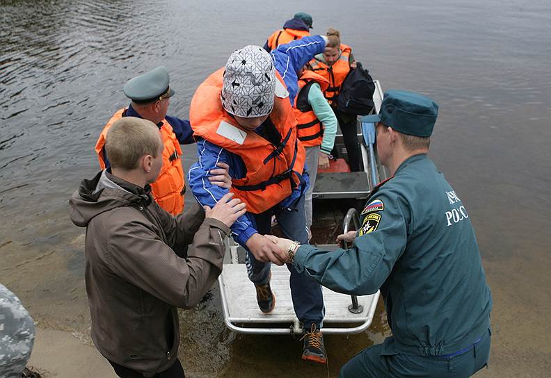 &quot;Когда мы вышли, вода была тихой, мы прошли почти два километра, и неожиданно, буквально за 15 минут, появились огромные волны&quot; 