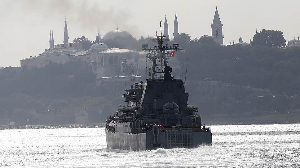 Как свидетельствует история, российские военные корабли имели возможность пользоваться проливом Босфор даже в самые неблагоприятные периоды российско-турецких отношений