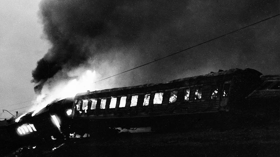 Только чудовищная катастрофа поезда с дипломатами и офицерами заставила советское правительство заняться ликвидацией подлинных причин крушений на железных дорогах 