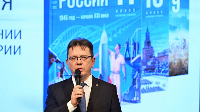 «Государство обязано донести до учеников свою точку зрения»